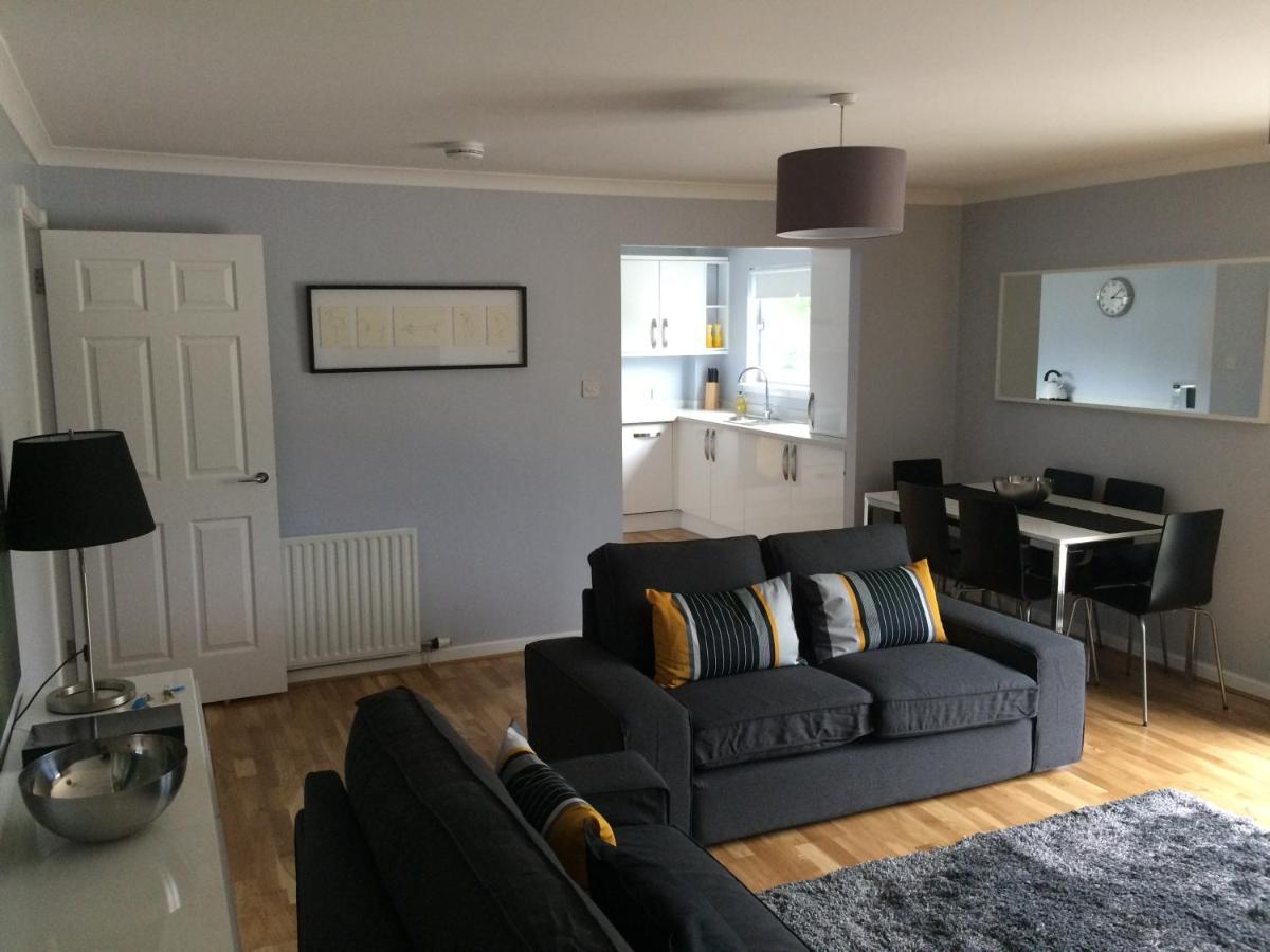 Flat Three, 212 Eaglesham Road, East Kilbride, Glasgow ภายนอก รูปภาพ
