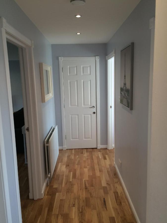 Flat Three, 212 Eaglesham Road, East Kilbride, Glasgow ภายนอก รูปภาพ