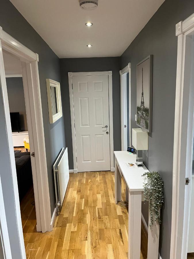Flat Three, 212 Eaglesham Road, East Kilbride, Glasgow ภายนอก รูปภาพ