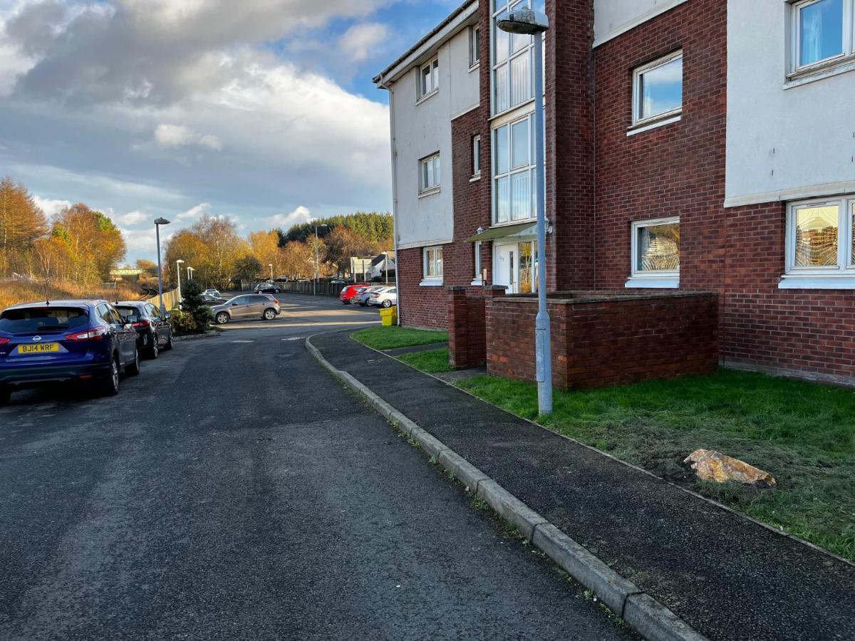 Flat Three, 212 Eaglesham Road, East Kilbride, Glasgow ภายนอก รูปภาพ